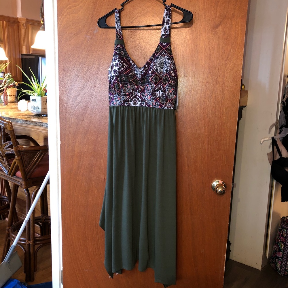 Size Medium Mid Length Dress